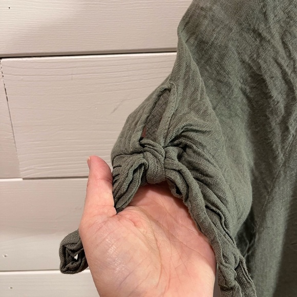 Off-Shoulder Olive Green Buttoned Top – XL (No Brand) - Picture 6 of 6